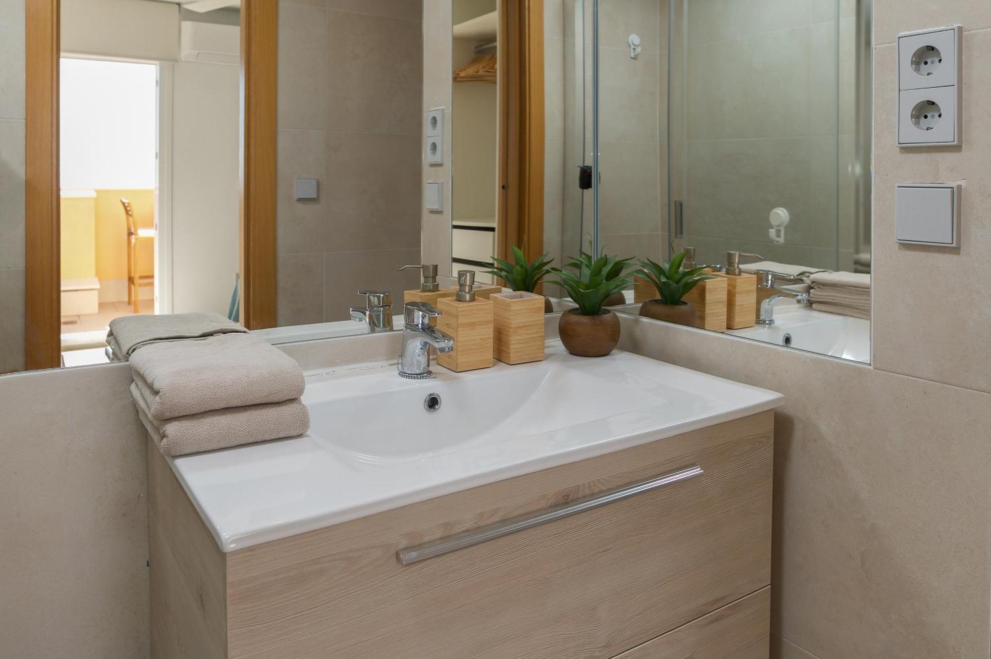 Deja Blue - Tarifa Rent Modern Penthouse Apartment Bagian luar foto